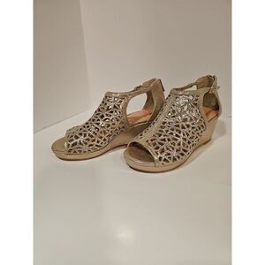 GB Lanie-Girl Rhinestone Detailed Dress Wedge Gold 4M